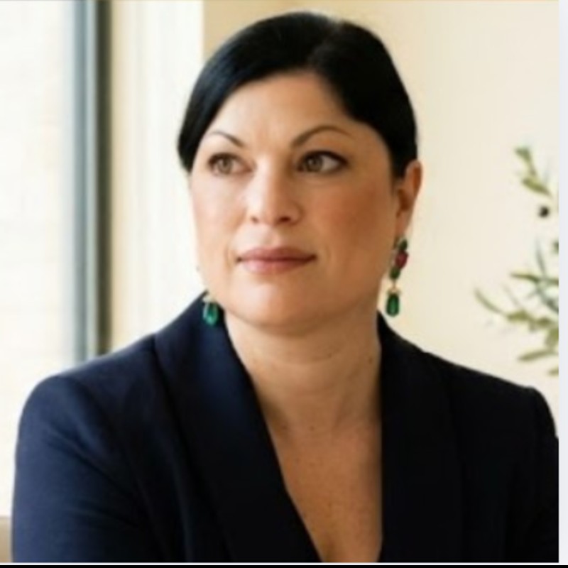 Eleni . headshot